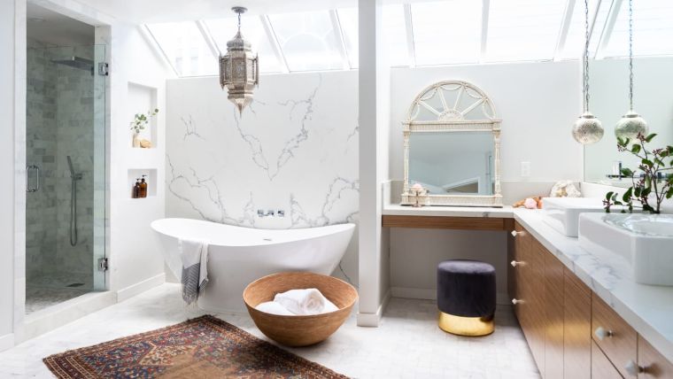 design de salle de bain en marbre 