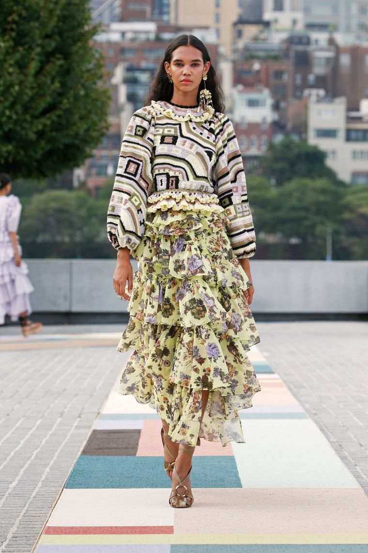 jupe florale moderne pour l'été 