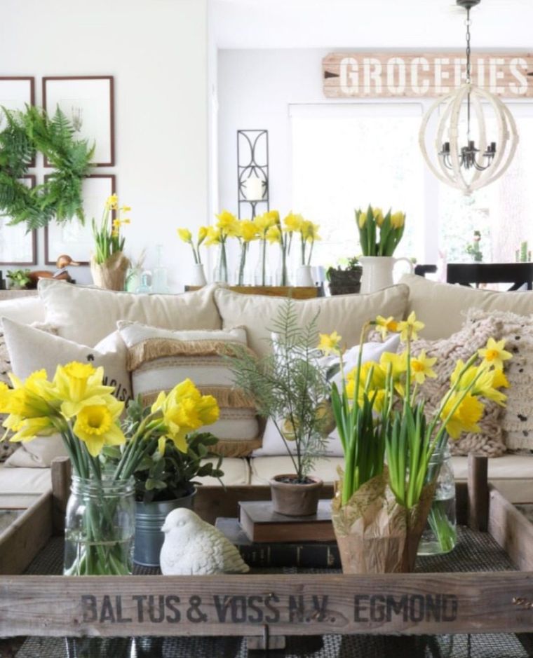 déco jonquilles table basse dans le salon