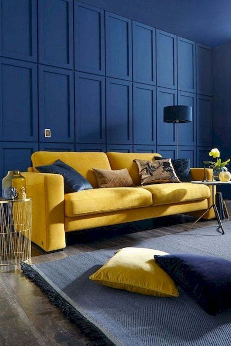 déco salon moderne avec murs en bleu