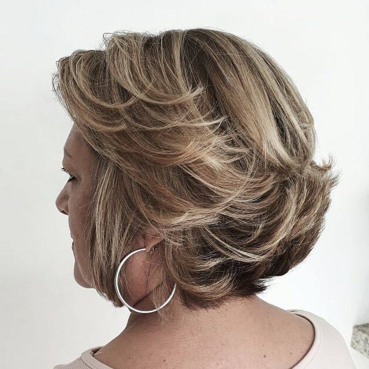 coiffure femme 50 ans avec mèches 