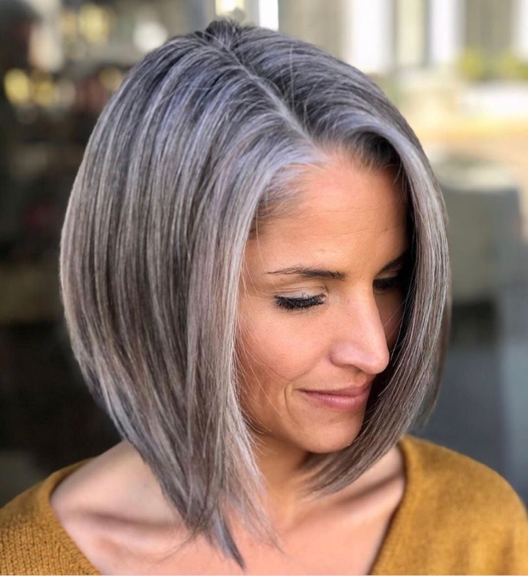 coupe carré cheveux gris