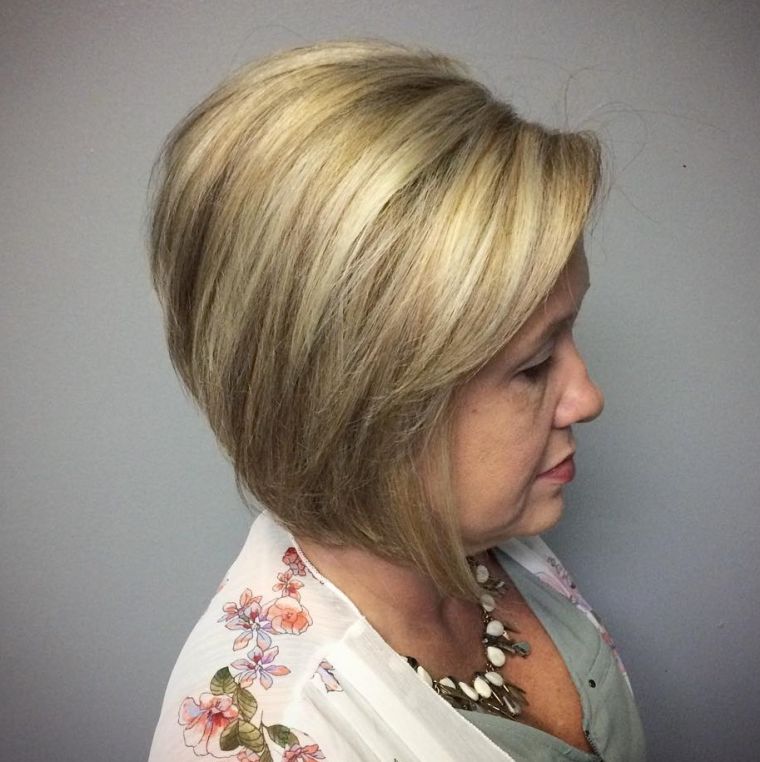 coupe élégante femme de 50 ans