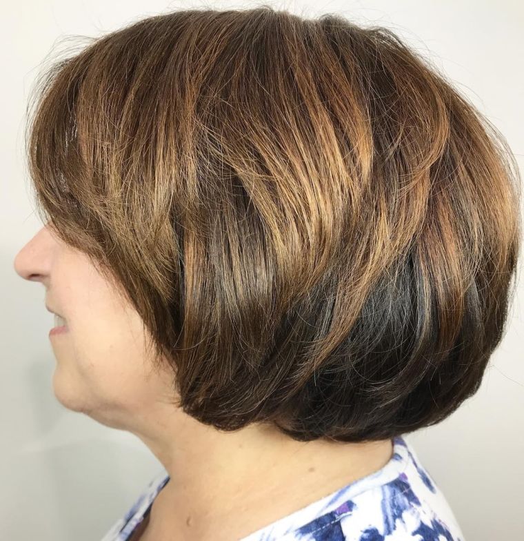 coupe mi-longue femme 50 ans
