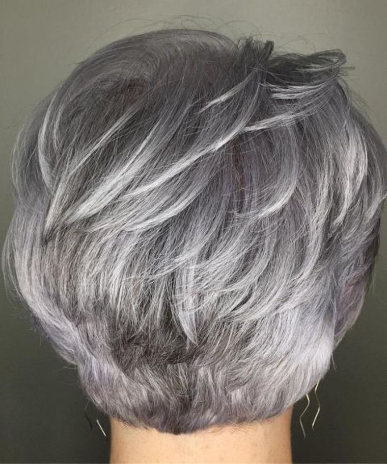 idée cheveux gris femme