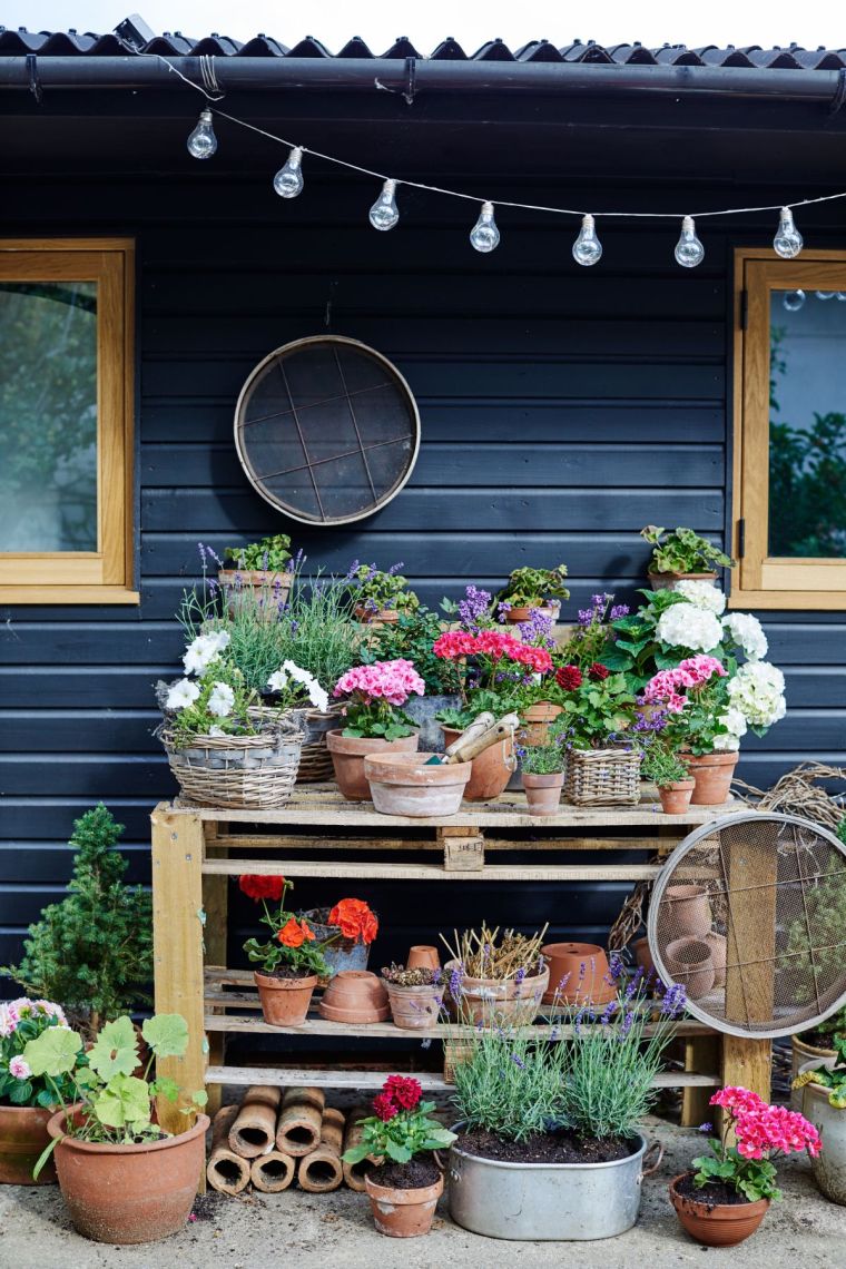 étagère à plantes en palettes de bois 