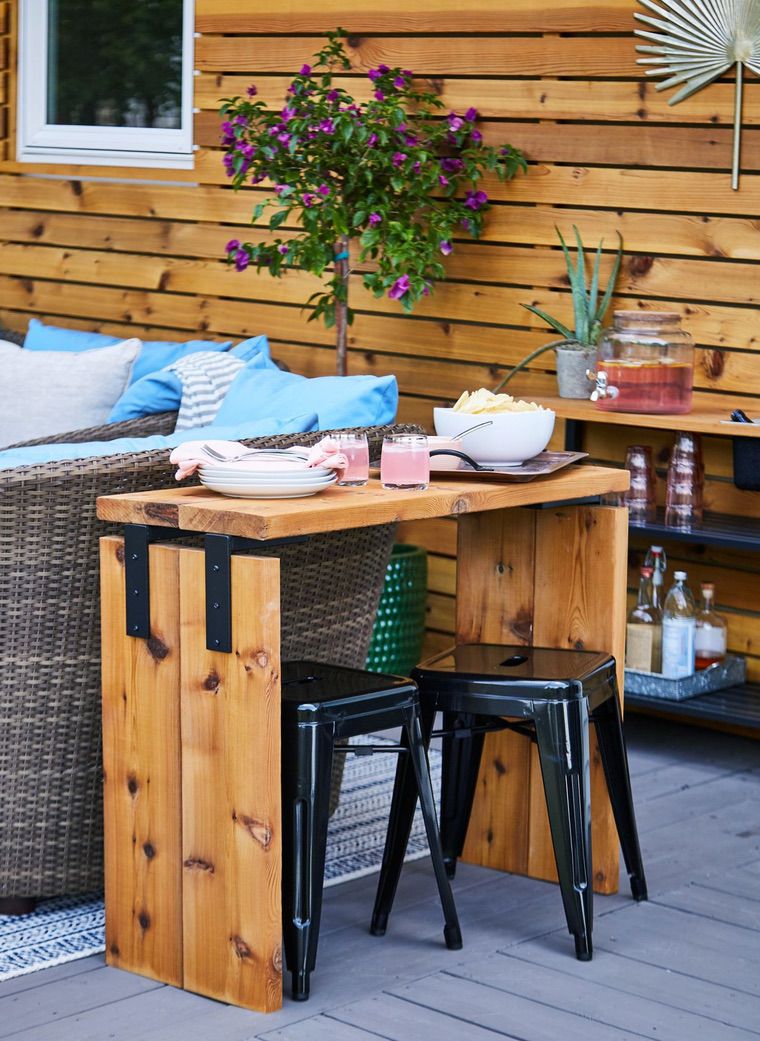 bar extérieur en bois DIY pour décorer une terrasse