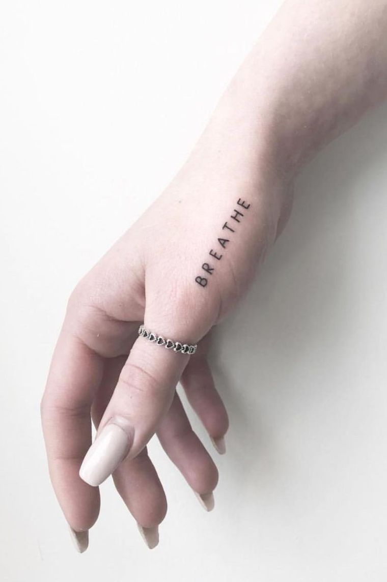 idée de tatouage minimaliste