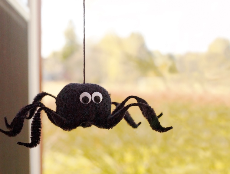 araignée suspendue diy facile enfants maternelle 