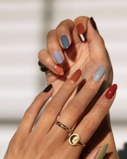 tendances ongles en gel multicolores