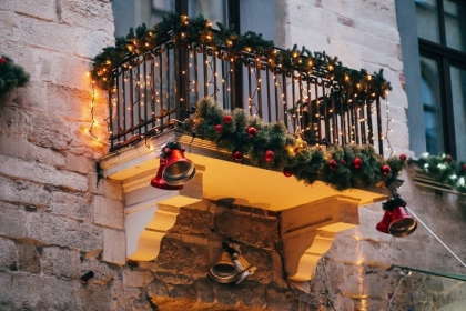 décoration de noël extérieur pour balcon avec grille