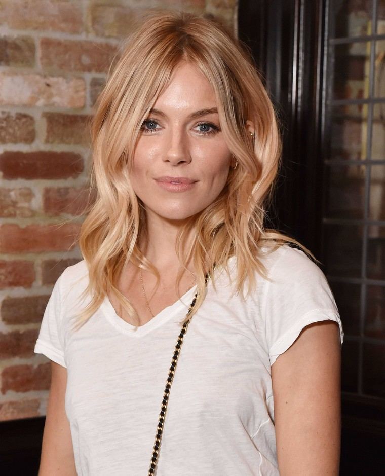 sienna miller coupe étages