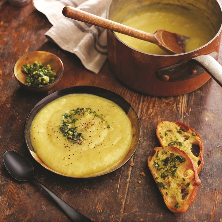 soupe vegetarienne simple basilic