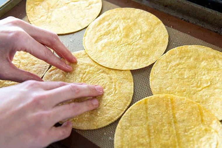 tortillas preparation enchiladas vegetariennes