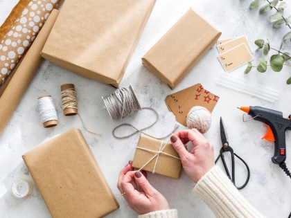 comment faire une petite pochette en papier cadeau guide