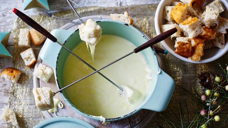plat traditionnel recette fondue suisse