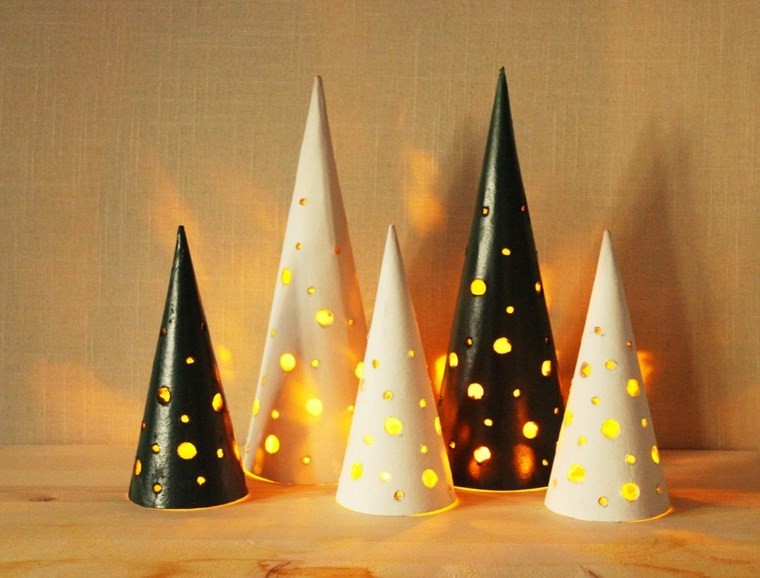table déco Noël à fabriquer cones