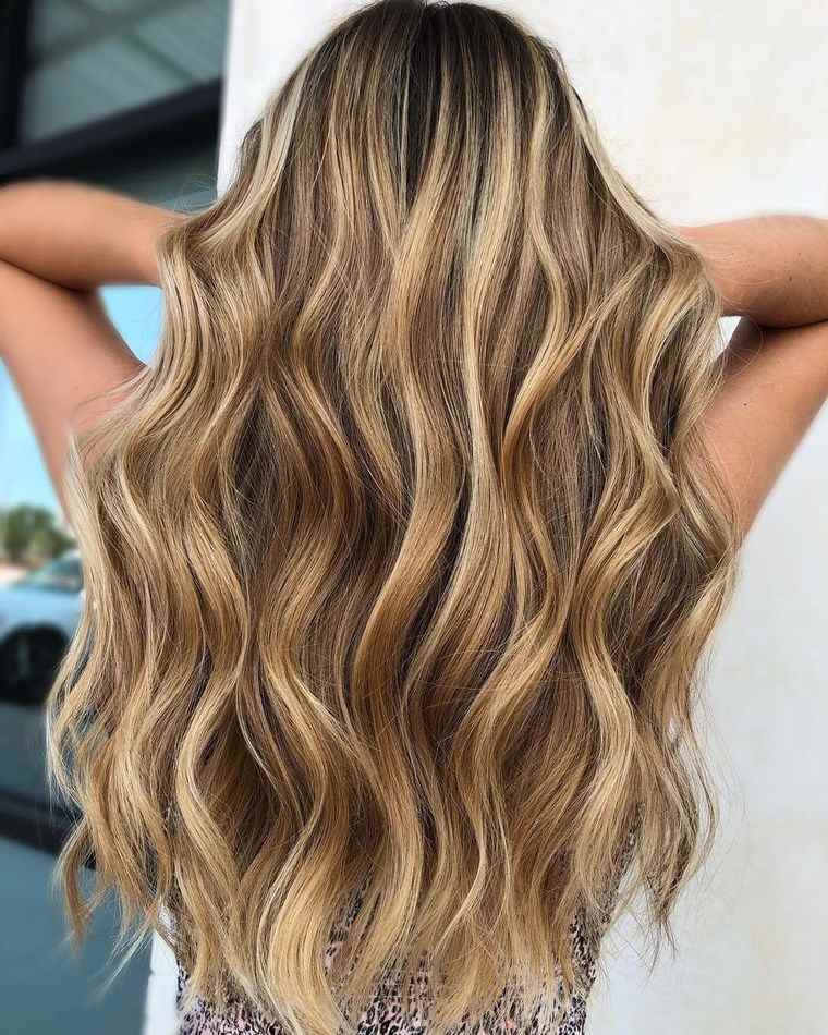 cheveux longs ondules tendance