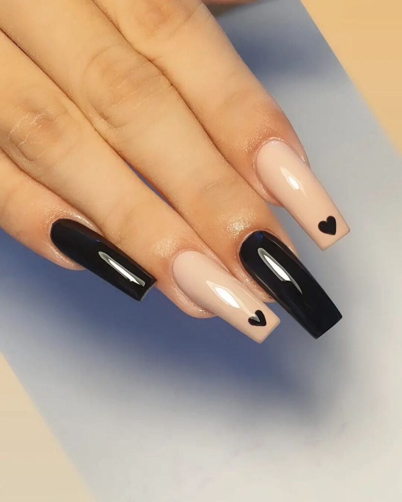 déco ongles noir et beige