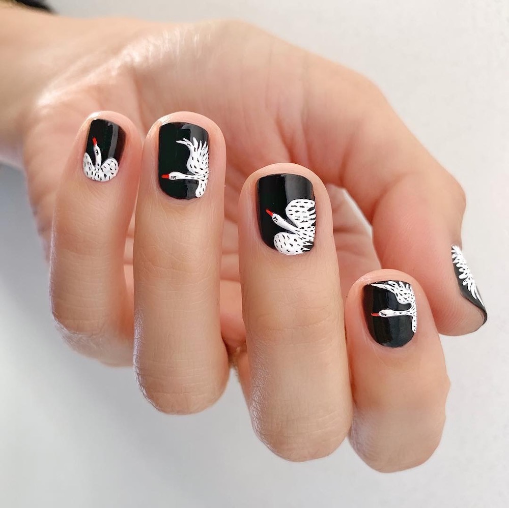 idée de nail art en noir