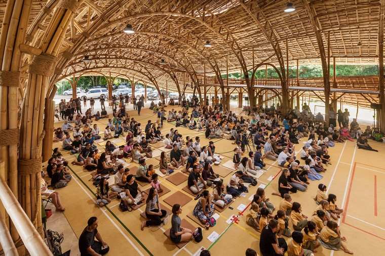 salle de sport bambou chiang mai pour 300 étudiants