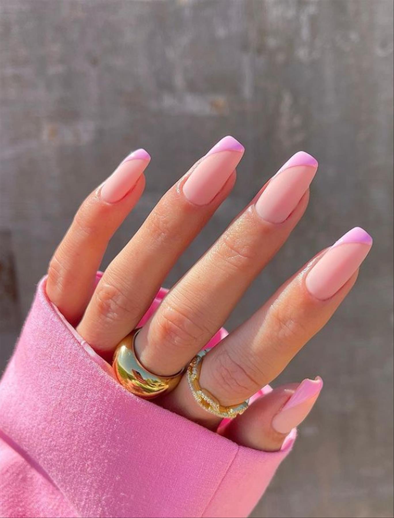ongle gel moderne rose néon