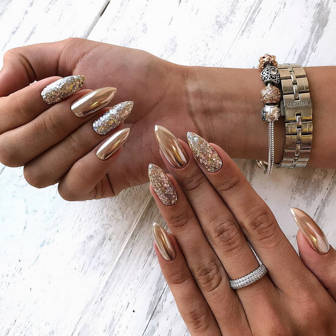 ongles printemps 2022 effet miroir