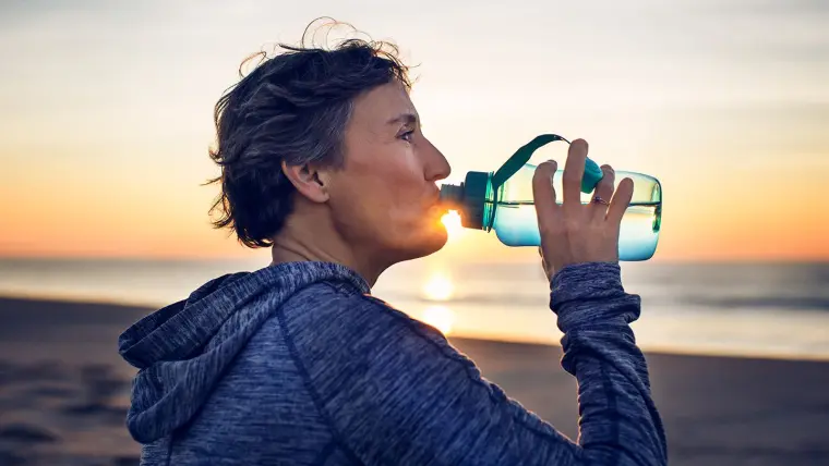 boire plus d'eau pour lutter contre le gonflement