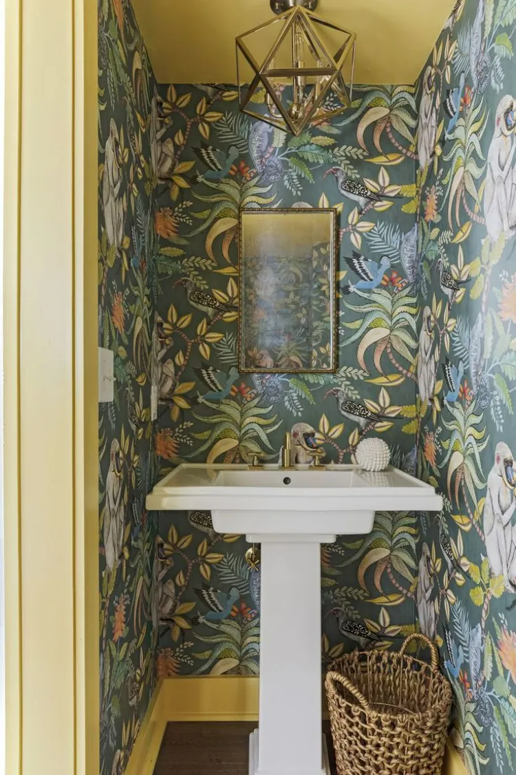 motif floral salle bain toilette