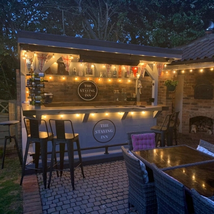 bar jardin beaucoup lumières