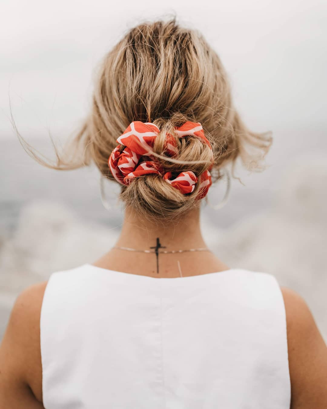 coiffure fortes chaleurs 2022 chignon torsadé