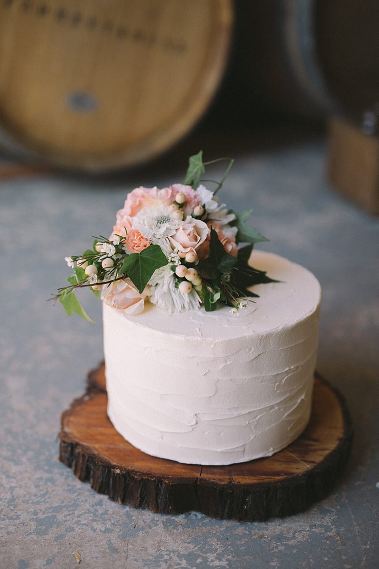 gateau de mariage bohème chic fleurs
