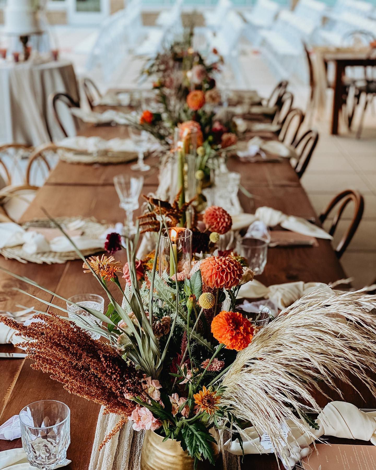 idée déco de table mariage fleurs boho