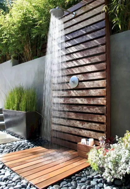 douche extérieure bois jardin
