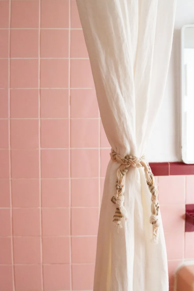astuces pour nettoyer rideaux bain