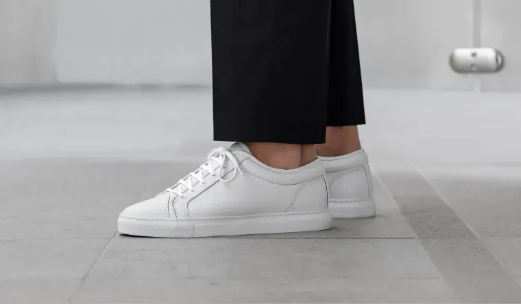 baskets blanches homme minimalistes