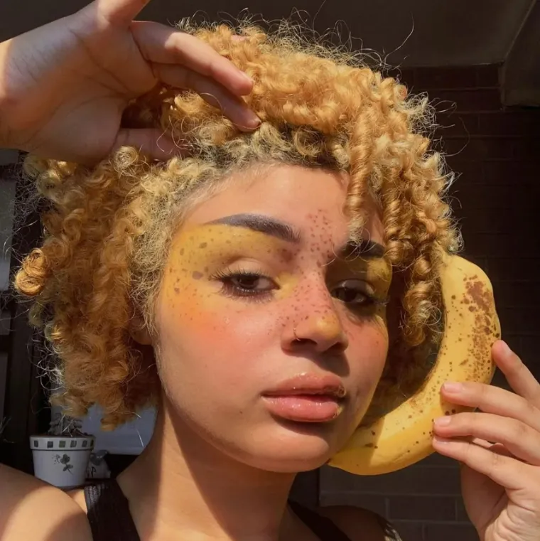 maquillage femme yeux banane