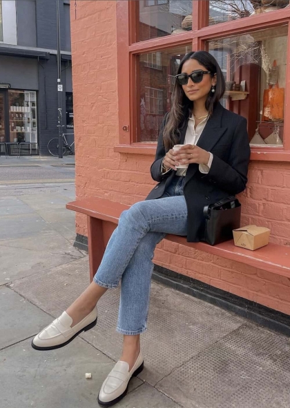 tenue femme avec blazer et jeans tendance automne