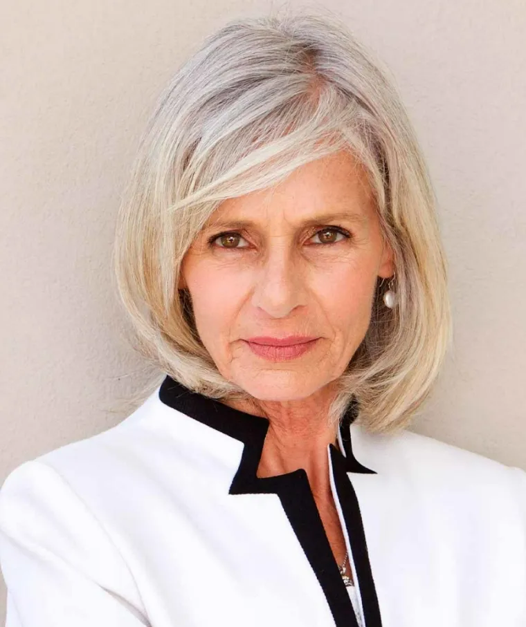 10 Tendances De Coupe De Cheveux Avec Frange Pour Femme De 50 Ans Qui 