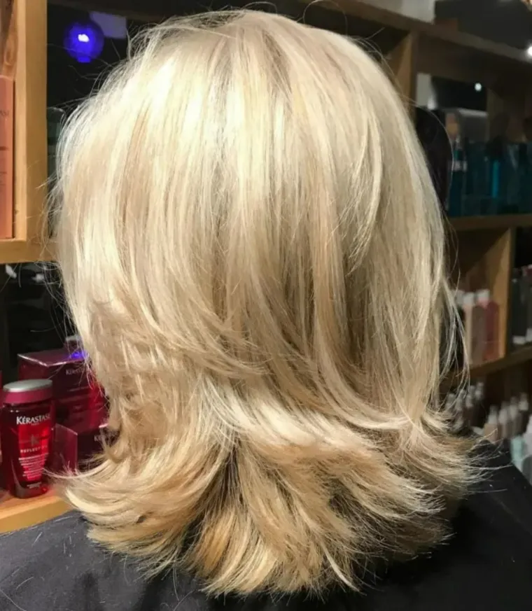 coiffure tendance couches dégradées 50 ans