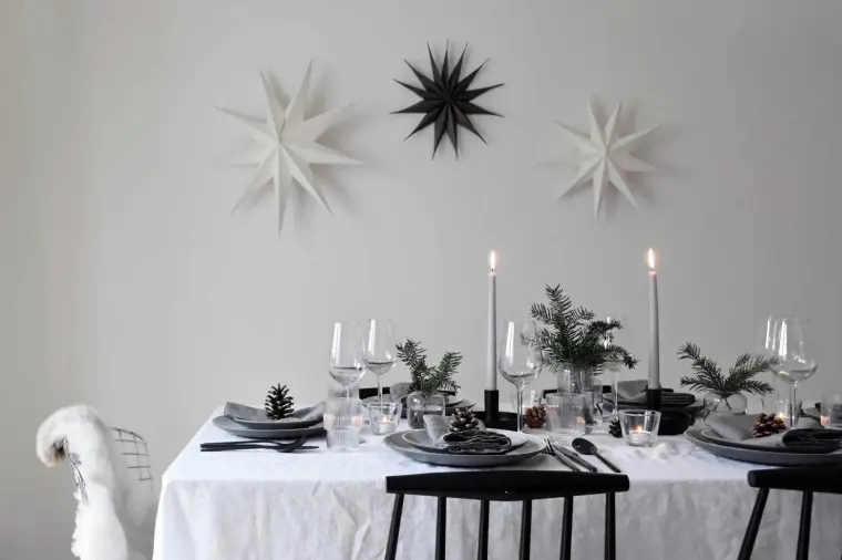 déco de table Noël tendance 2022 minimaliste simple