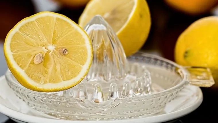 ajouter citron eau boire
