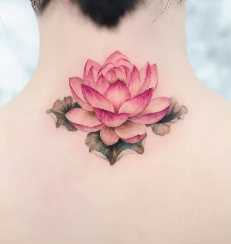 fleur lotus tatouage dos