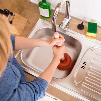 Comment déboucher un évier naturellement Guide Cuisine et Toilettes