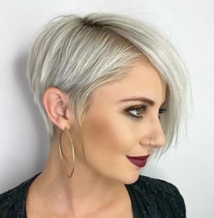 coupe courte asymétrique femme 2023 pixie