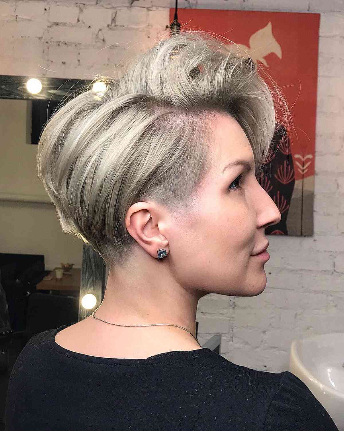 coupe pixie femme 2023 avec balayage plumeux