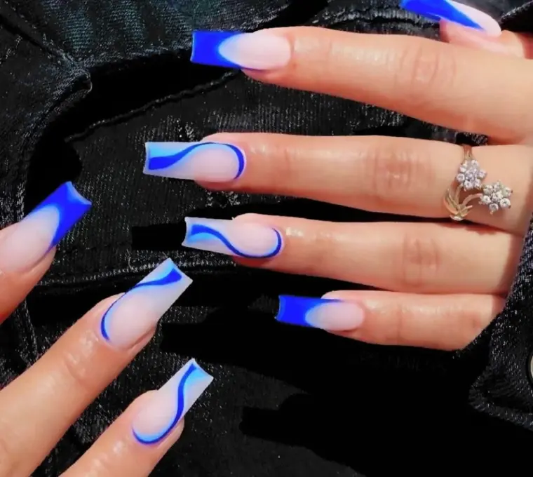 manucure bleu cobalt 2023 ongles design