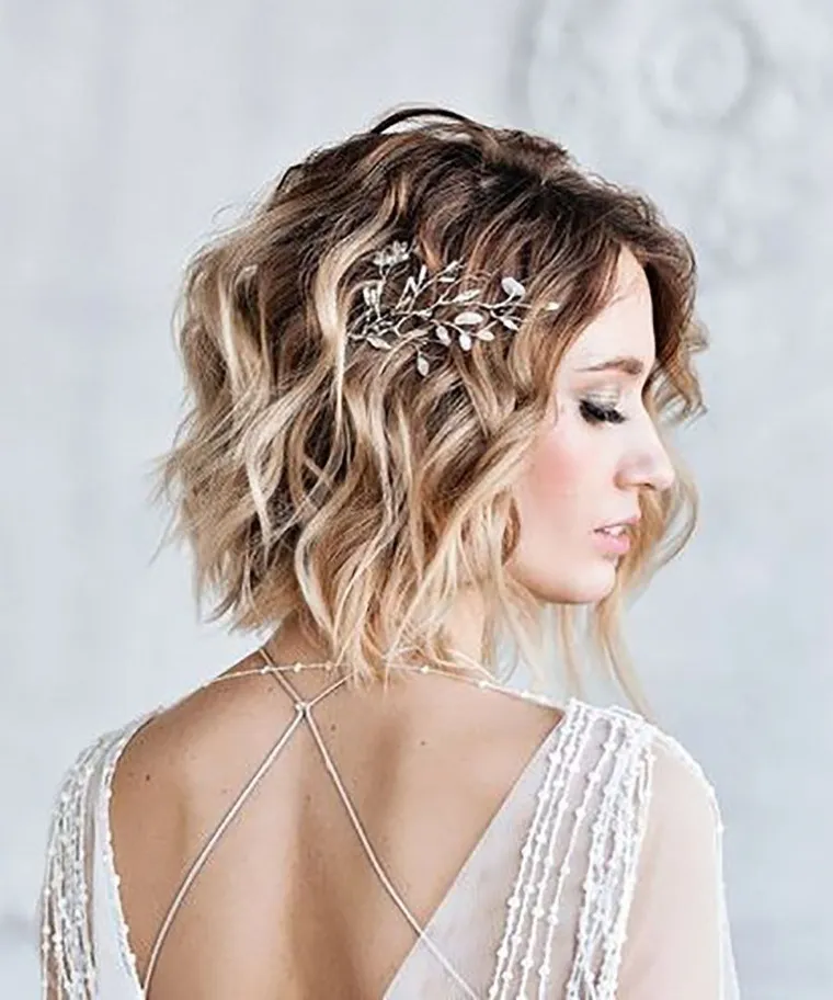 coiffure cheveux courts pour mariage ondulations