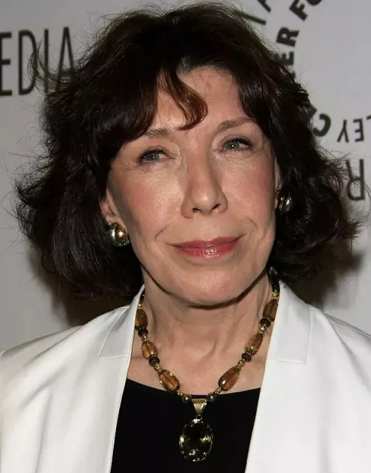 modèles coiffure femme 70 ans ondulée