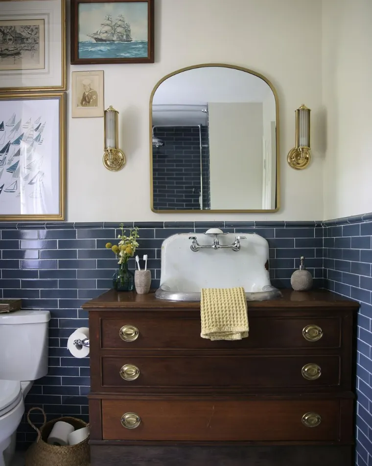 salle de bain tendance 2023 meubles antiques